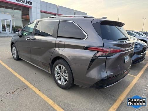 2024 Toyota Sienna Platinum 7 Passenger