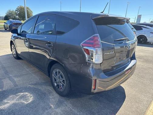 2016 Toyota Prius v Two