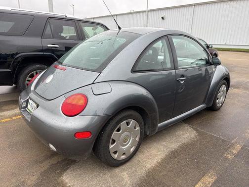 Platinum Gray Metallic 2002 Volkswagen New Beetle GLS