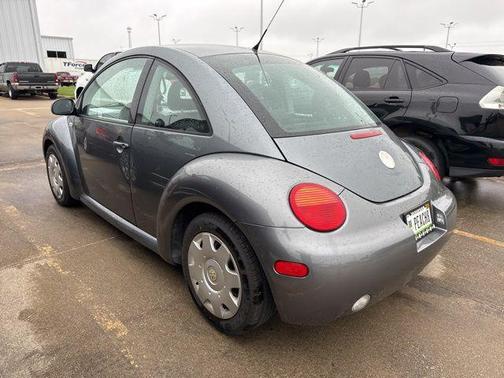 Platinum Gray Metallic 2002 Volkswagen New Beetle GLS