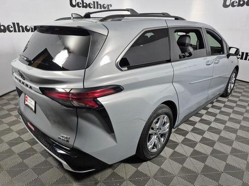 2023 Toyota Sienna XSE 7 Passenger