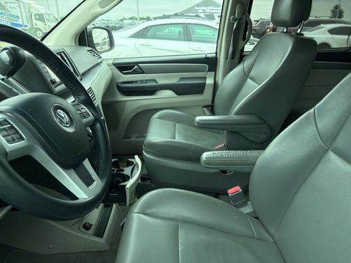 Mariner Blue 2014 Volkswagen Routan SE
