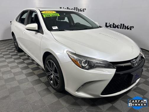 2016 Toyota Camry SE w/Special Edition Pkg