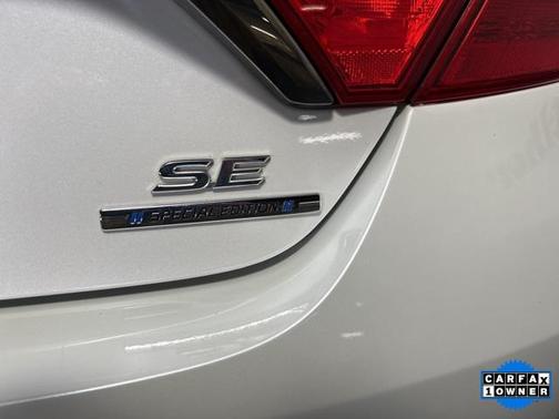 2016 Toyota Camry SE w/Special Edition Pkg