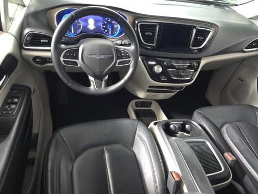 2018 Chrysler Pacifica Touring-L Plus