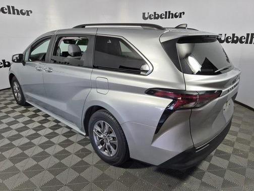 2024 Toyota Sienna XLE