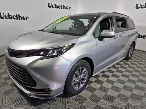 2024 Toyota Sienna XLE