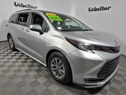2024 Toyota Sienna XLE