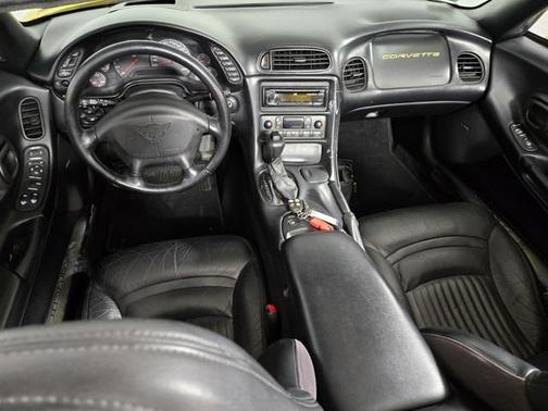 2000 Chevrolet Corvette Base