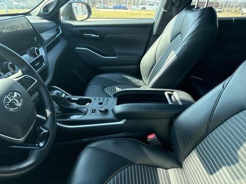2023 Toyota Highlander XSE