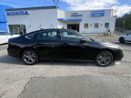Crystal Black Pearl 2023 Honda Accord EX