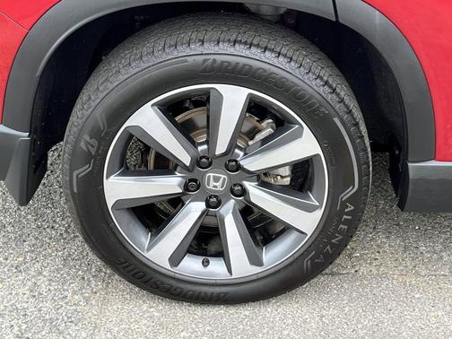 2025 Honda Pilot Touring 8-Passenger