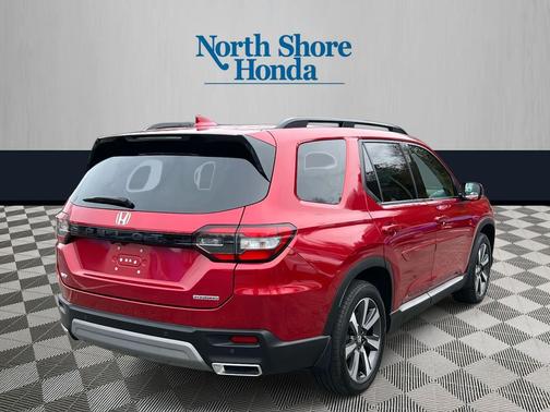 2025 Honda Pilot Touring 8-Passenger