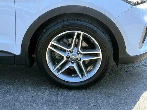 Monaco White 2018 Hyundai SANTA FE SE Ultimate