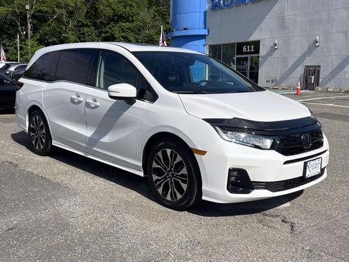 Platinum White Pearl 2026 Honda Odyssey Elite