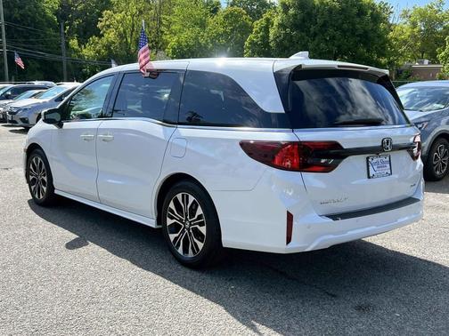 Platinum White Pearl 2026 Honda Odyssey Elite
