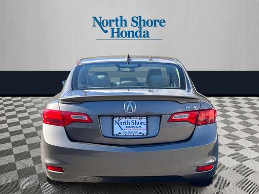 2013 Acura ILX 2.0L w/Premium Package