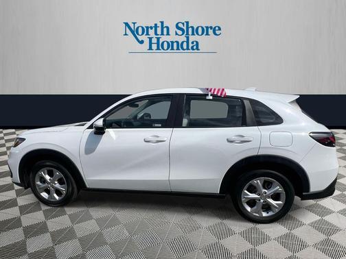 Platinum White Pearl 2023 Honda HR-V LX