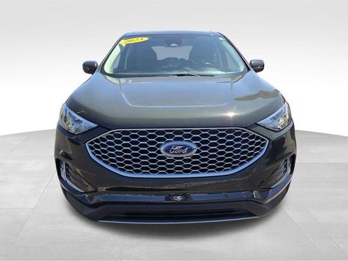 Forged Green Metallic 2023 Ford Edge SEL