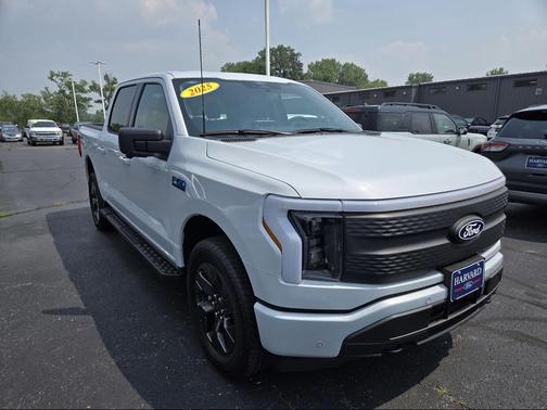 2025 Ford F-150 Lightning Flash