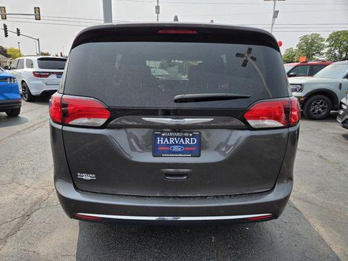 2018 Chrysler Pacifica Touring-L