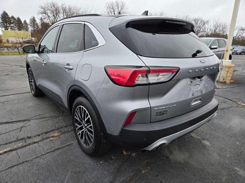 2021 Ford Escape Titanium