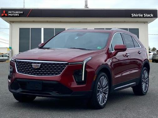 2025 Cadillac XT4 Premium Luxury