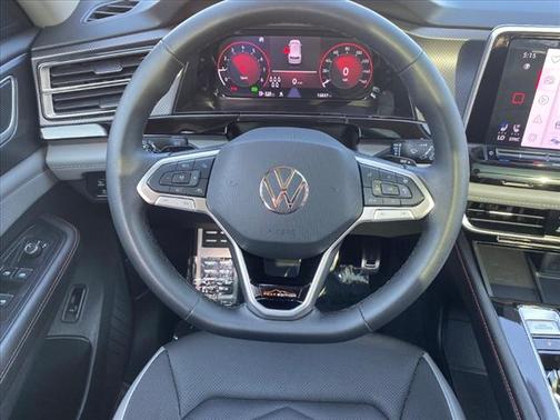 2024 Volkswagen Atlas 2.0T SE w/Technology 4MOTION