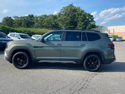 2024 Volkswagen Atlas 2.0T SE w/Technology 4MOTION