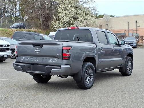 2025 Nissan Frontier SV
