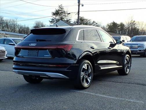 2021 Audi e-tron Premium Plus