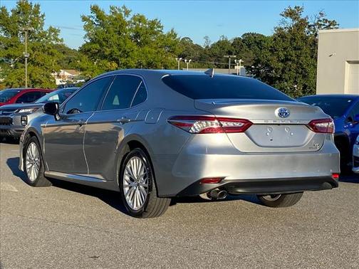 2020 Toyota Camry Hybrid XLE