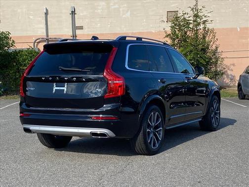 2017 Volvo XC90 T6 Momentum