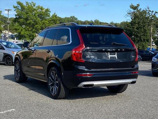 2017 Volvo XC90 T6 Momentum