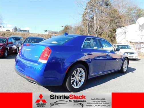 Photo 5 of 24 of 2018 Chrysler 300 Touring