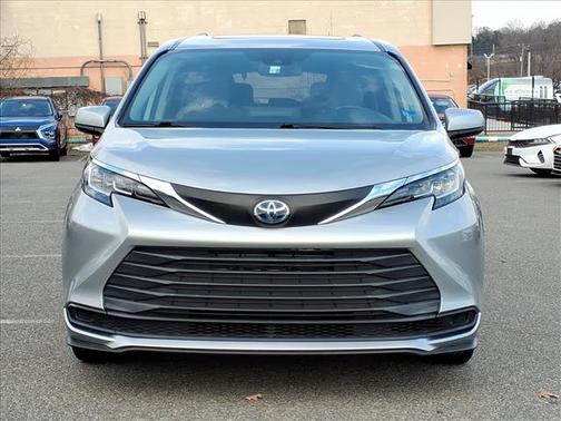 2021 Toyota Sienna LE
