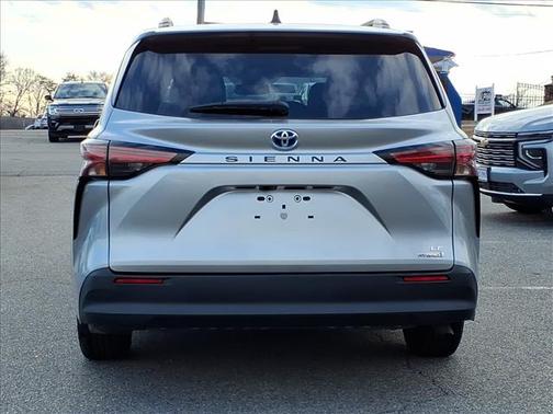 2021 Toyota Sienna LE