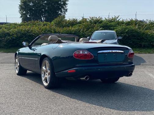 2002 Jaguar XKR Base