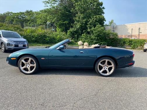 2002 Jaguar XKR Base