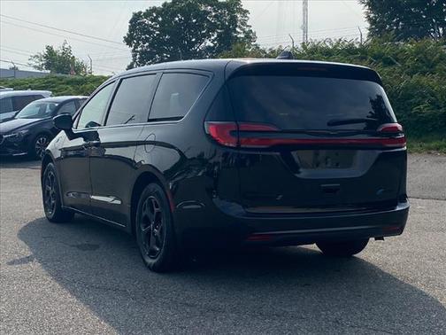 2023 Chrysler Pacifica Hybrid Limited