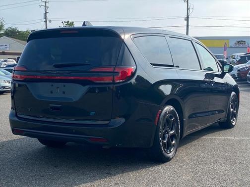2023 Chrysler Pacifica Hybrid Limited