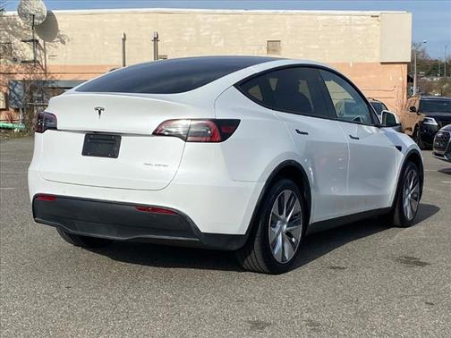 2022 Tesla Model Y Long Range Dual Motor All-Wheel Drive