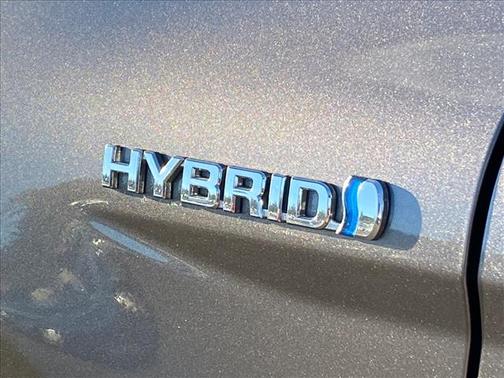 2018 Toyota Camry Hybrid SE