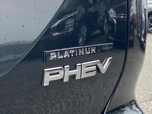 2025 Mitsubishi Outlander PHEV SEL
