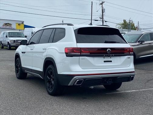 2024 Volkswagen Atlas 2.0T SEL