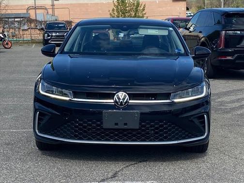 Deep Black Pearl 2025 Volkswagen Jetta 1.5T SE