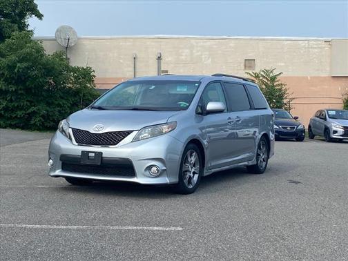 2011 Toyota Sienna SE
