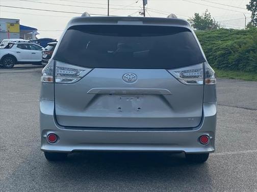 2011 Toyota Sienna SE