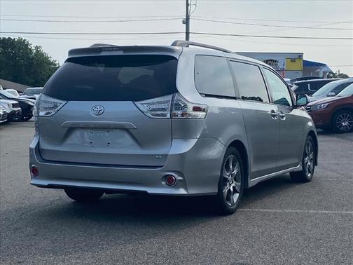 2011 Toyota Sienna SE
