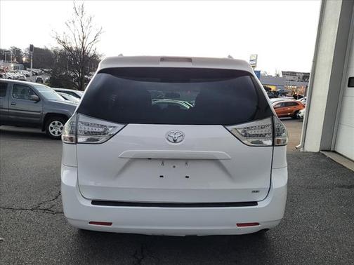 2014 Toyota Sienna SE